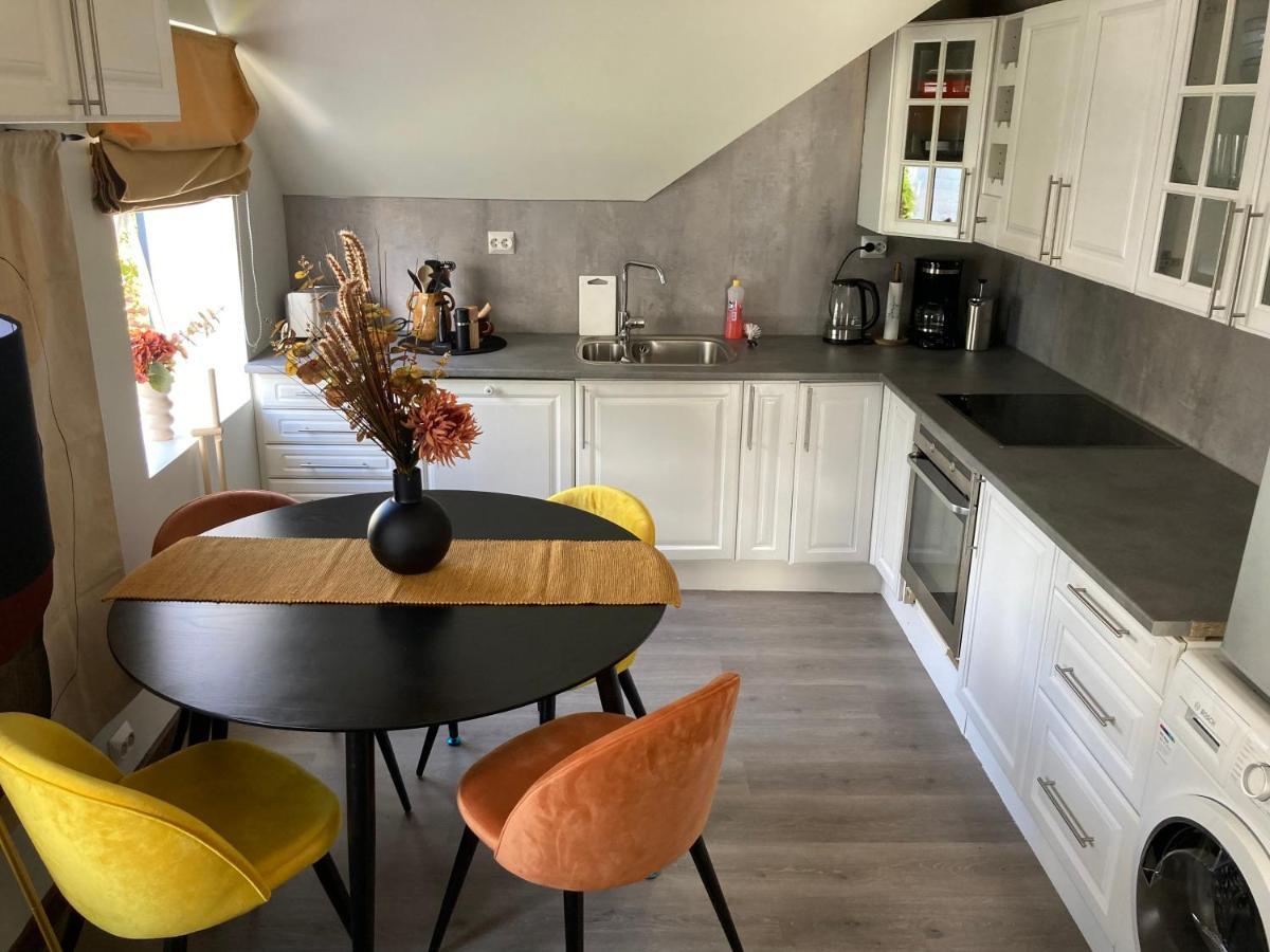 Downtown Historical House With Renovated Apartments Ålesund Exterior foto